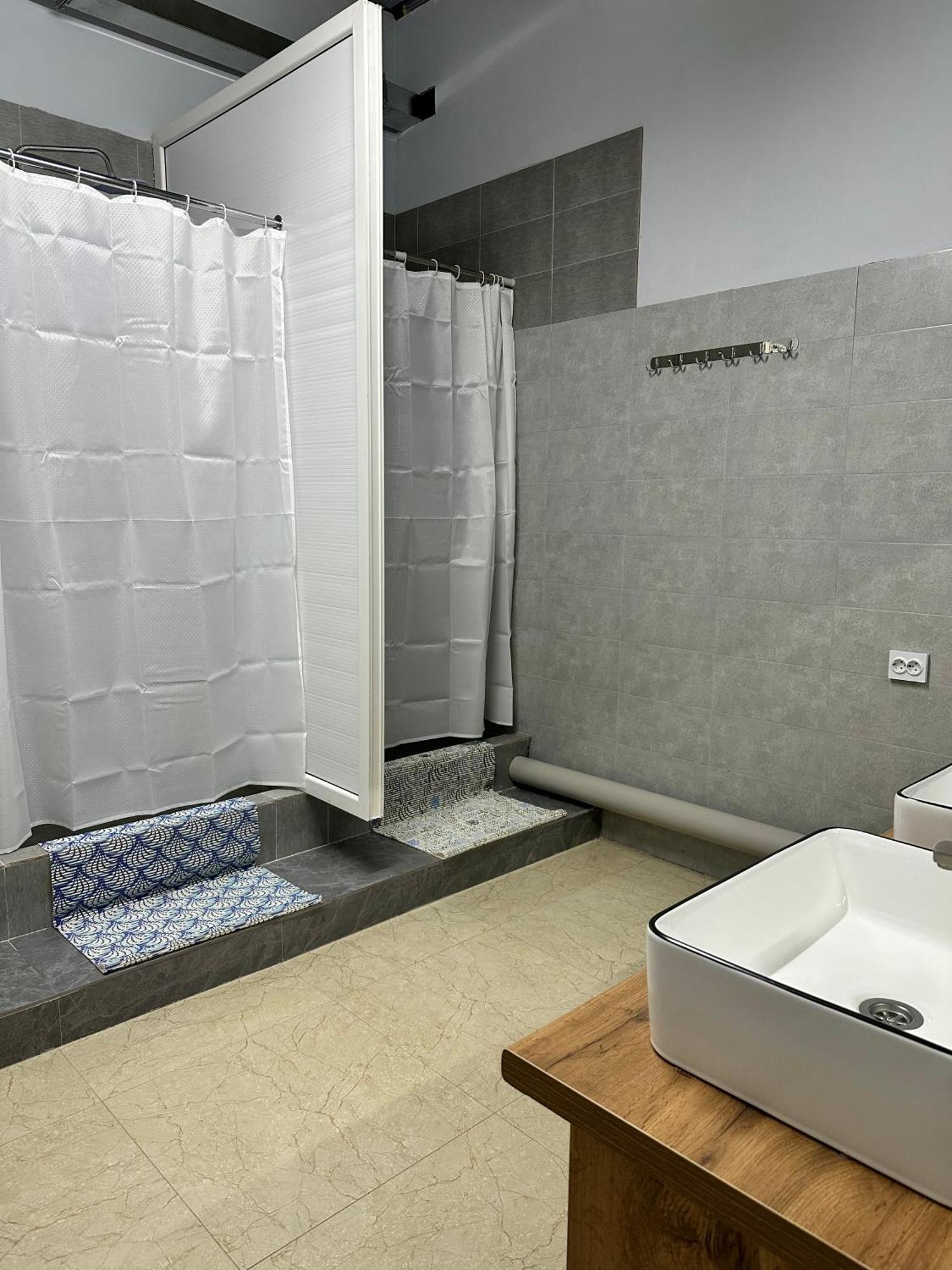 Hostel O2 Almaty Extérieur photo